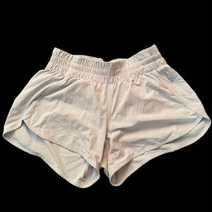 Lululemon Tracker Short V 4" size 8
